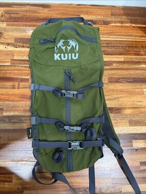 KUIU Olive Green Tactical Daypack with Gray Straps